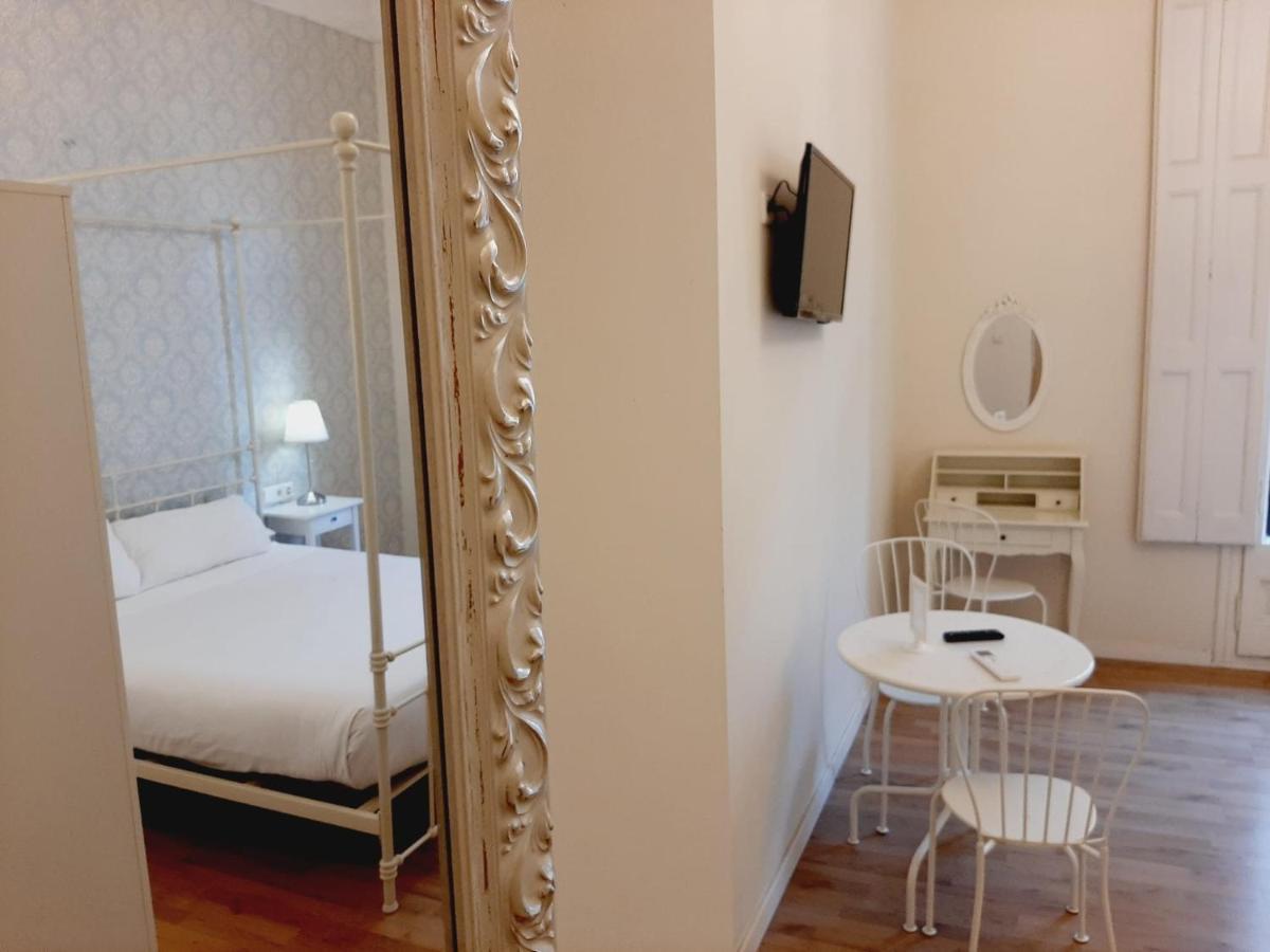 Lumine Luxury Suites By Gaiarooms Barcelona Bagian luar foto