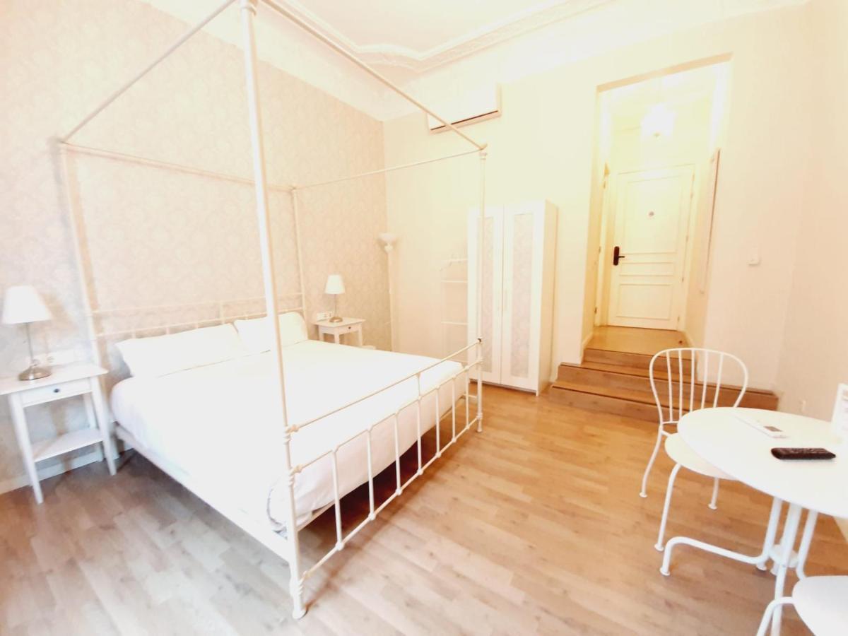 Lumine Luxury Suites By Gaiarooms Barcelona Bagian luar foto