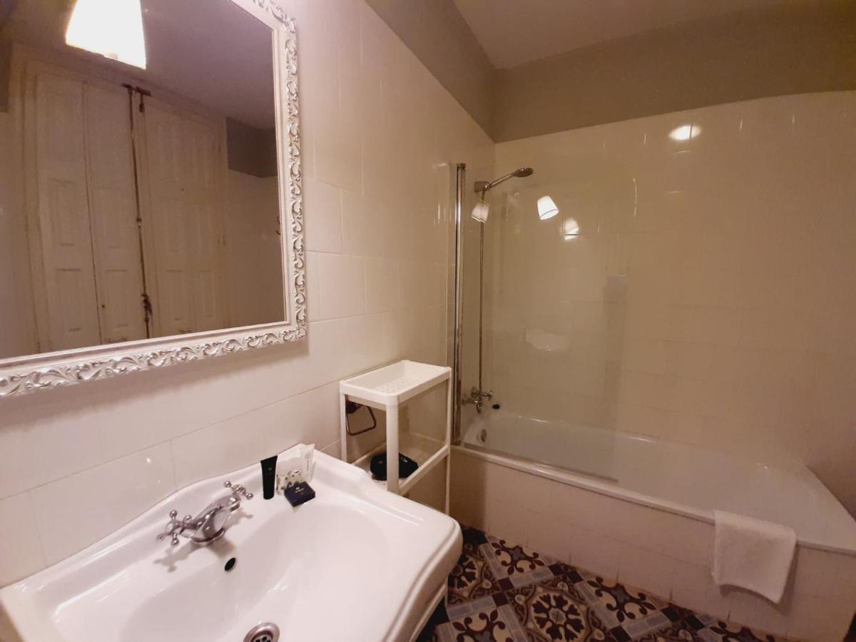 Lumine Luxury Suites By Gaiarooms Barcelona Bagian luar foto