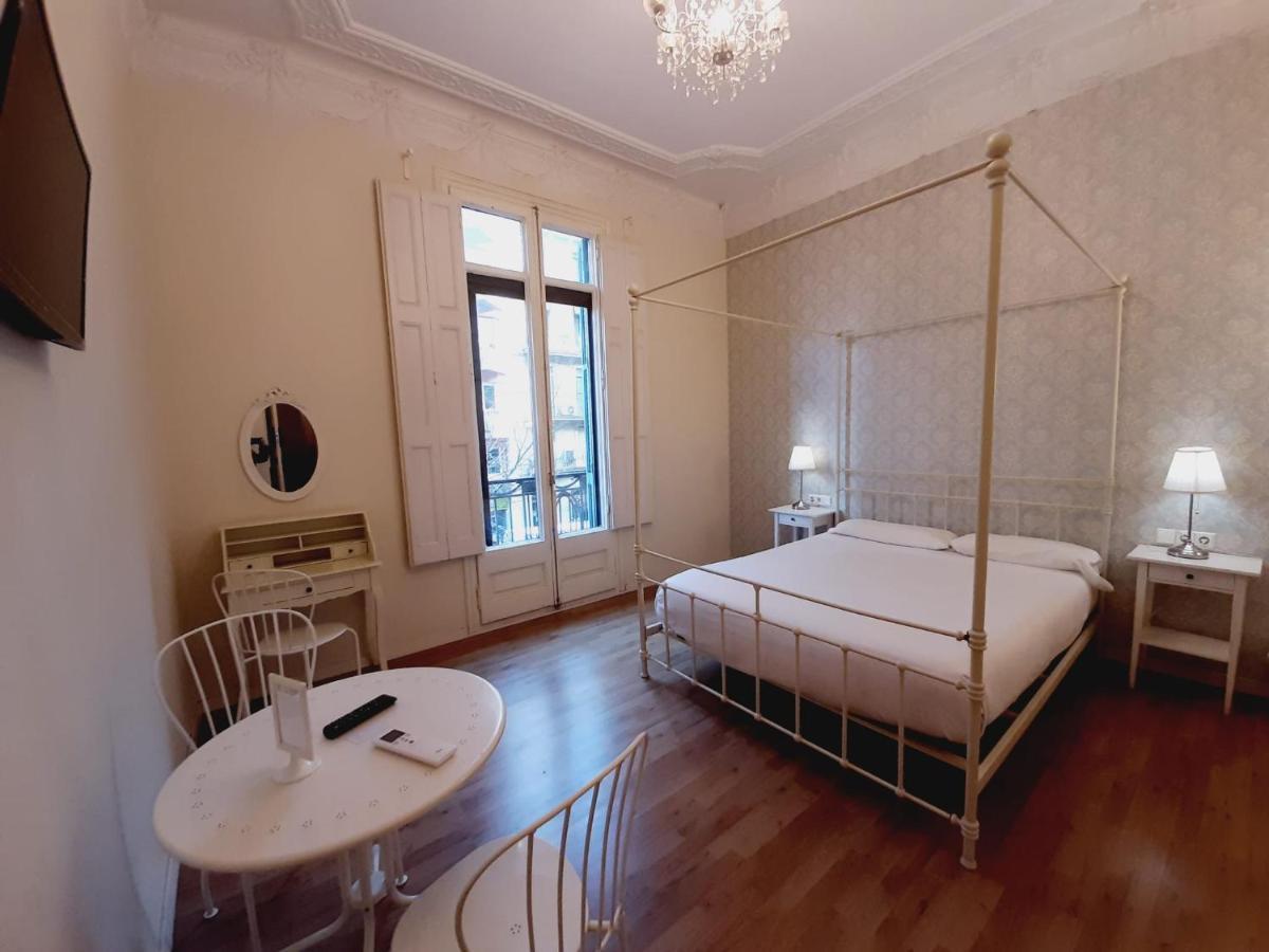 Lumine Luxury Suites By Gaiarooms Barcelona Bagian luar foto